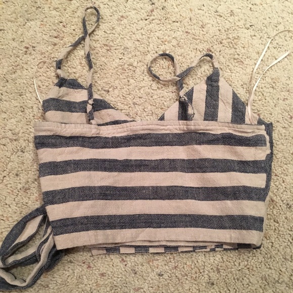 Nordstrom’s wrap around crop top - Picture 2 of 3